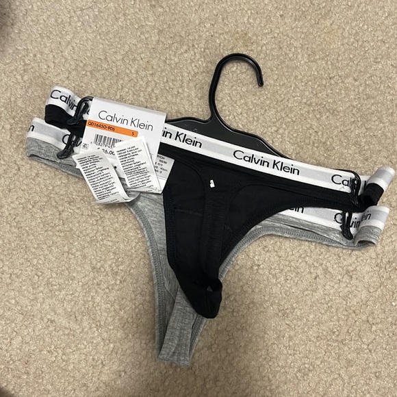 Calvin Klein underwear thong - Picture 2 of 3